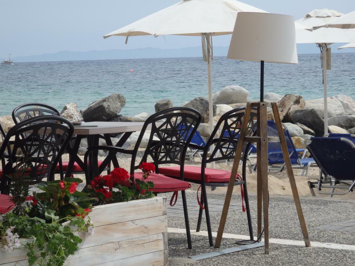 Nikiti Maisonette On The Beach By Luxlikehome ニキティ エクステリア 写真